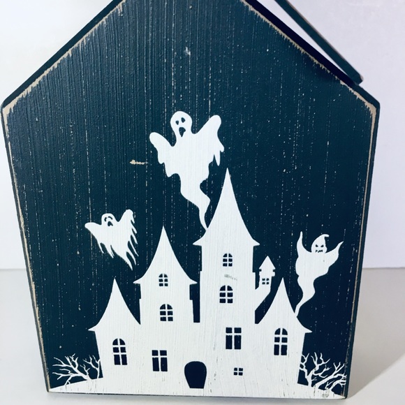 Happy Halloween Haunted House Ghosts Wooden Sign - Picture 2 of 8